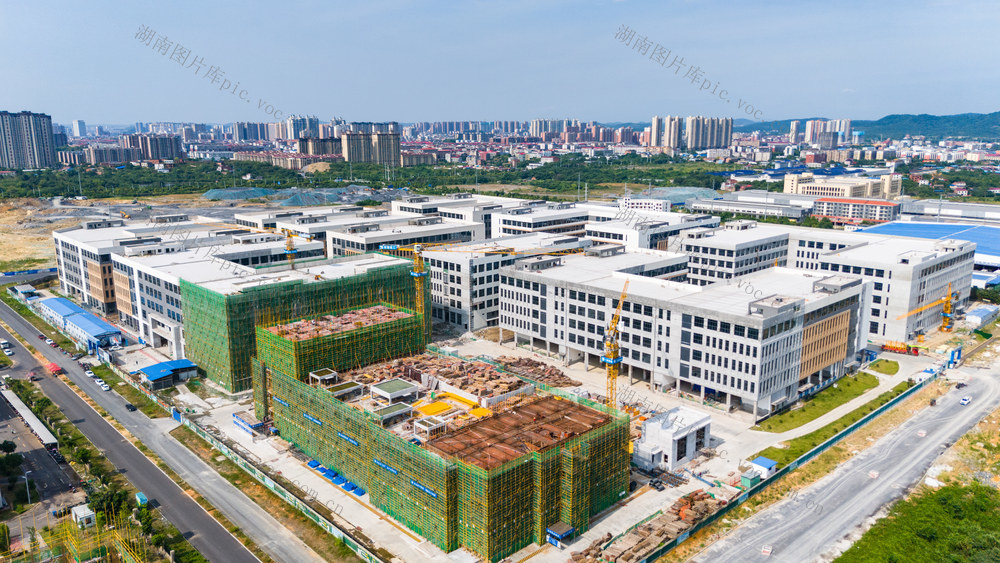 产业 项目建设 战高温 标准厂房