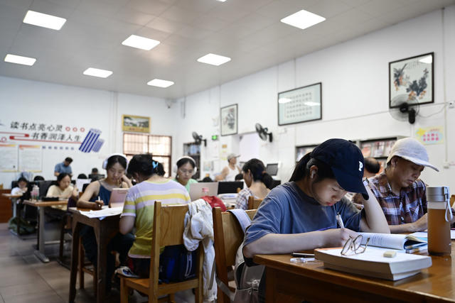 资兴 图书馆 读者 阅读  暑期