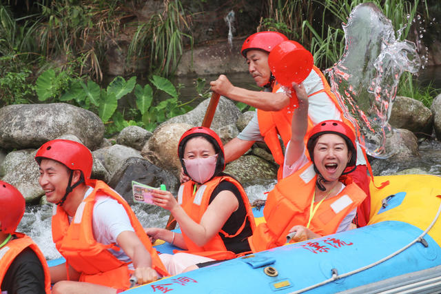 漂流  生态  旅游  乐享  清凉