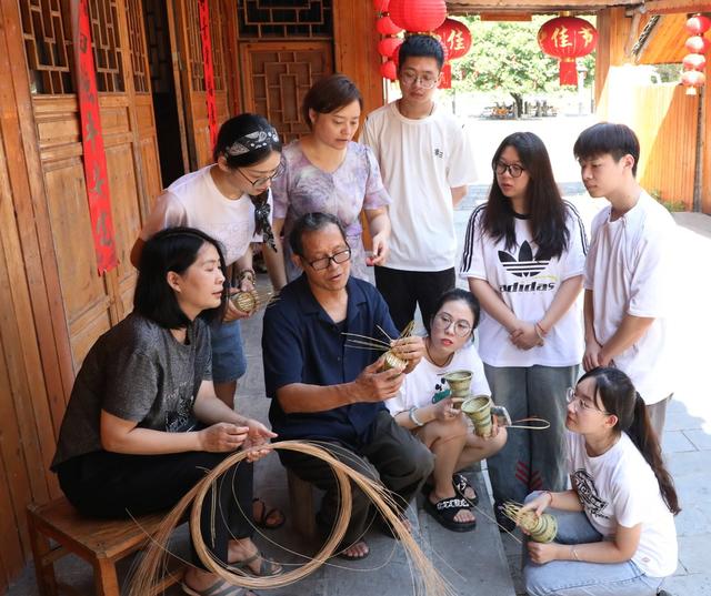   研究生暑期研学助力乡村振兴
