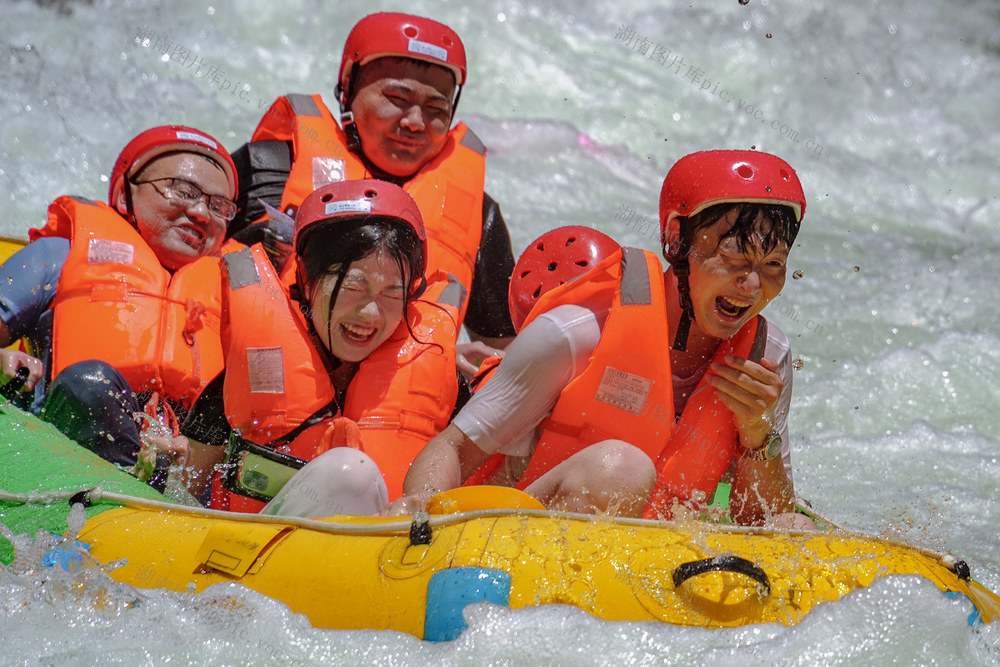 乐享清凉 夏日漂流 绿山青山 亲近自然 