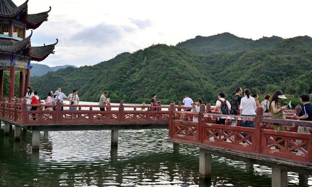 阳明山：清凉一“夏”