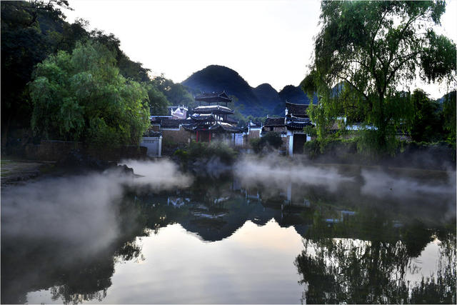 中国历史文化名村 勾蓝瑶寨 人造雾