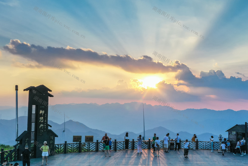 避暑 高山 露营 旅游 休闲 游客 观光 清凉