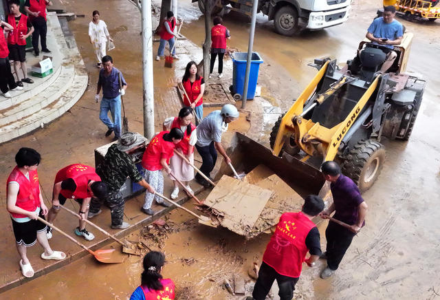 洪水 退后 清淤 清扫垃圾 疏通道路 疏通河道