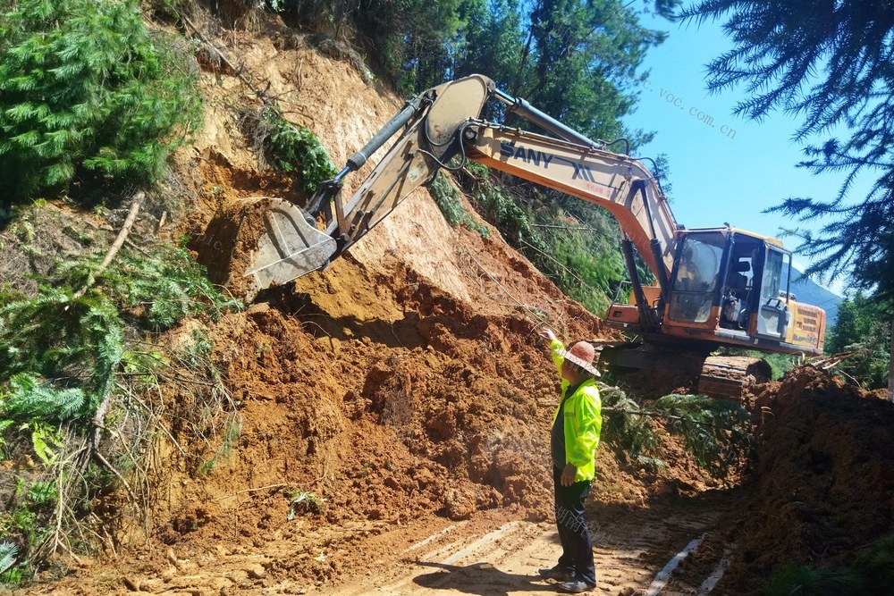 交通  灾区  救灾 
