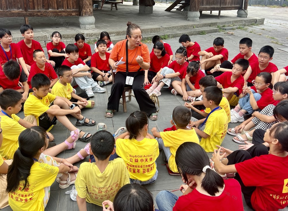 红军故事润童心
