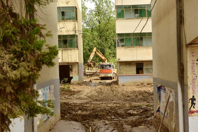 灾情  自救  暴雨  洪灾  重建家园