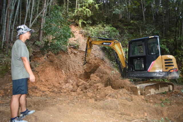 资兴：清障作业  推进重建
