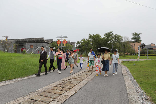 参观，田汉文化园