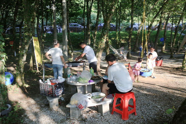 湖南，龙山，高山，营地，清凉经济，