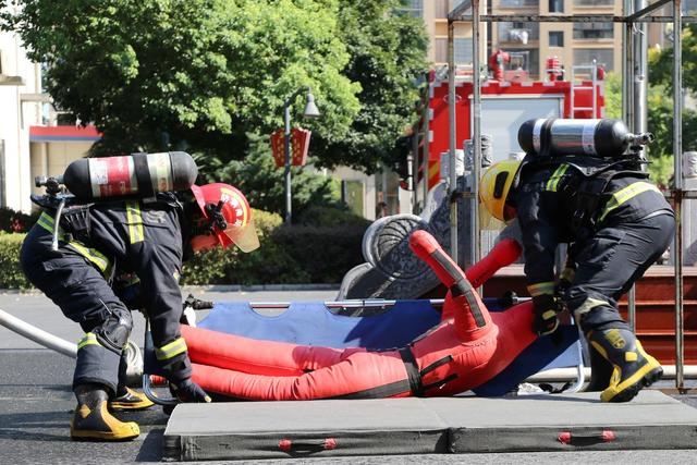 全幅武装 应对 秋老虎