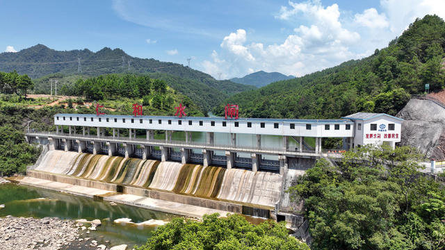 水闸 绿水青山 灌溉 