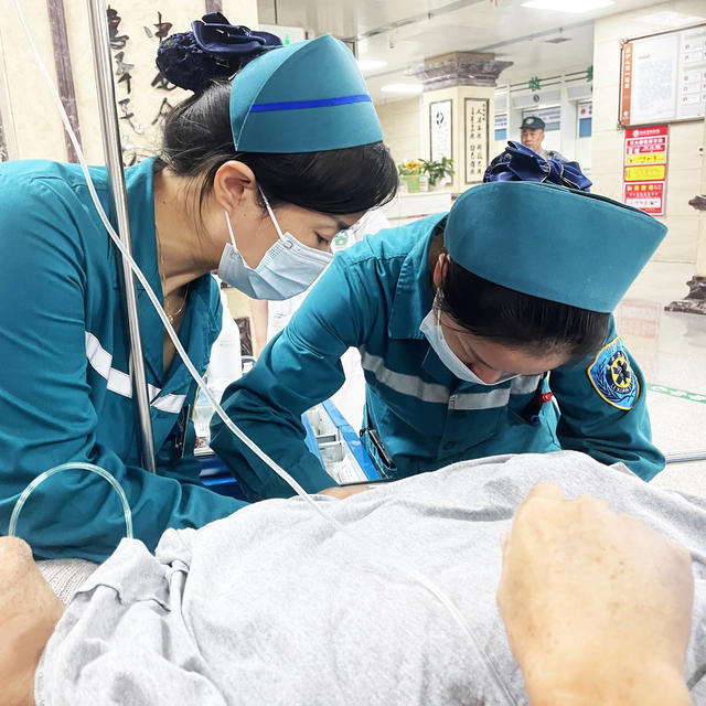 传统节日   中秋节  中医医院  白衣天使  坚守岗位  护佑健康
