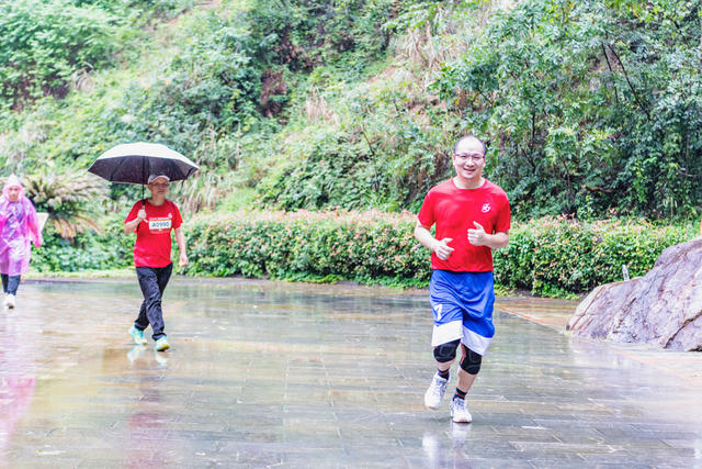 徒步运动  穿越  传承红军长征精神