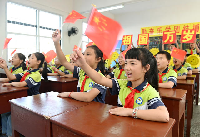 国庆 喜迎 欢庆 国旗 国歌 唱 歌曲   
 文化 教育 学校 学生 颂祖国  迎国庆 