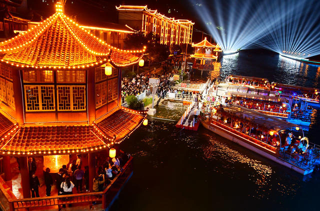 国庆 文旅 巫江 夜游 追捧