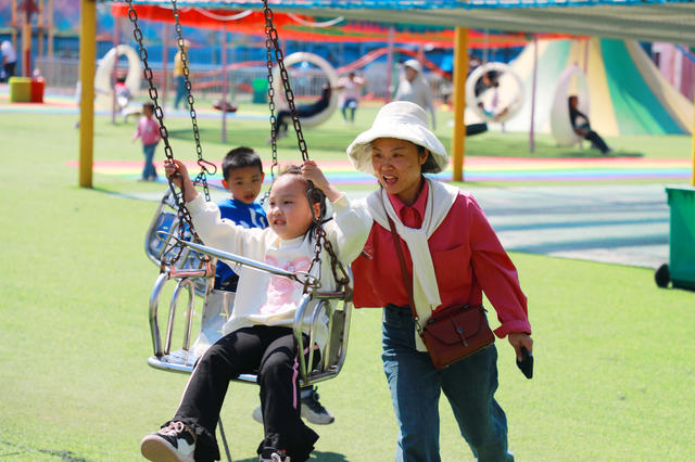 国庆  假期  游玩 游客  旅游