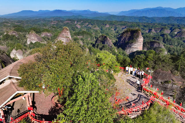 万佛山 景区 丹霞 峰林 游客 旅游 
