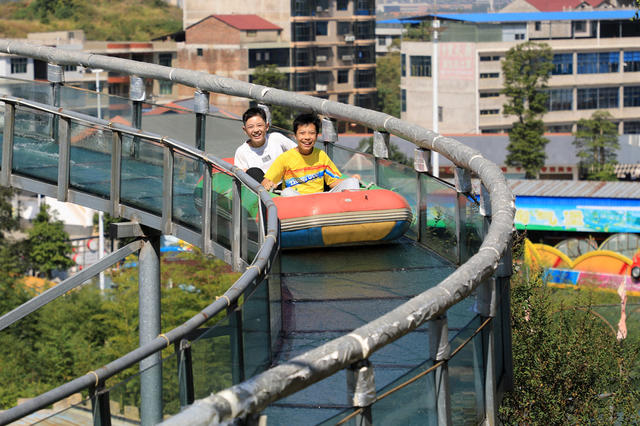 国庆  假期  游玩 游客  旅游