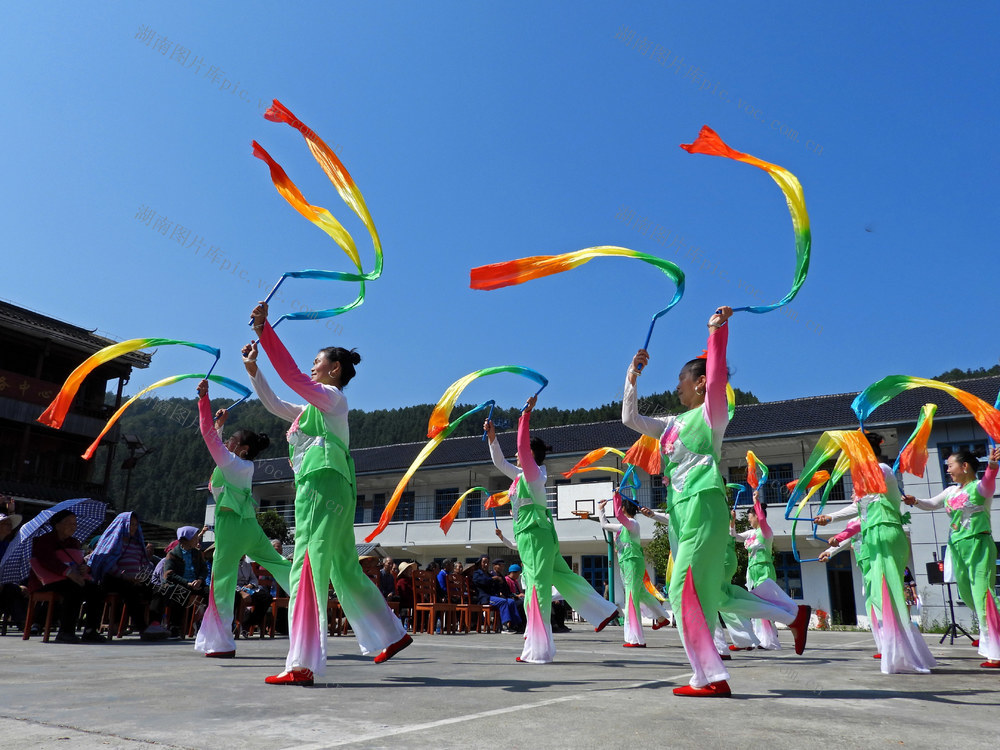 侗族 重阳 节 慰问 老人 表演 节目