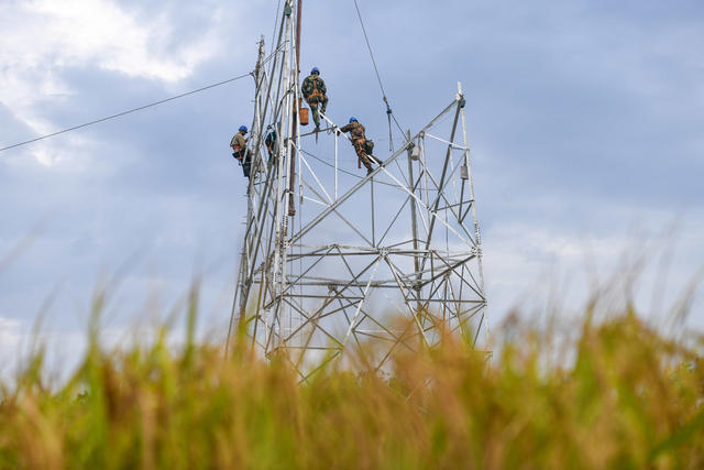 组塔施工忙
道县