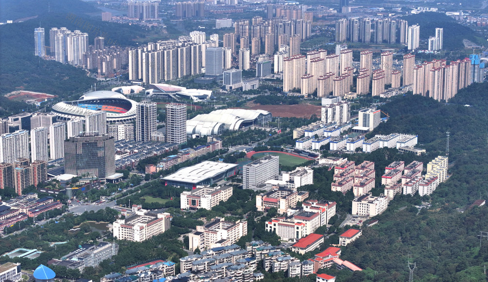 湖南  郴州  城东新区   规划  建设 城东新区  郴州市委  市政府 
 “两城”建设  宏伟目标  南延东进  战略构想   百亿资金  