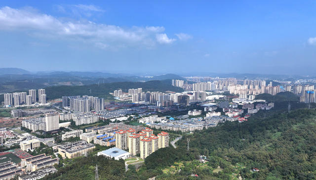 湖南  郴州  城东新区   规划  建设 城东新区  郴州市委  市政府 
 “两城”建设  宏伟目标  南延东进  战略构想   百亿资金  