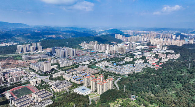 湖南  郴州  城东新区   规划  建设 城东新区  郴州市委  市政府 
 “两城”建设  宏伟目标  南延东进  战略构想   百亿资金  