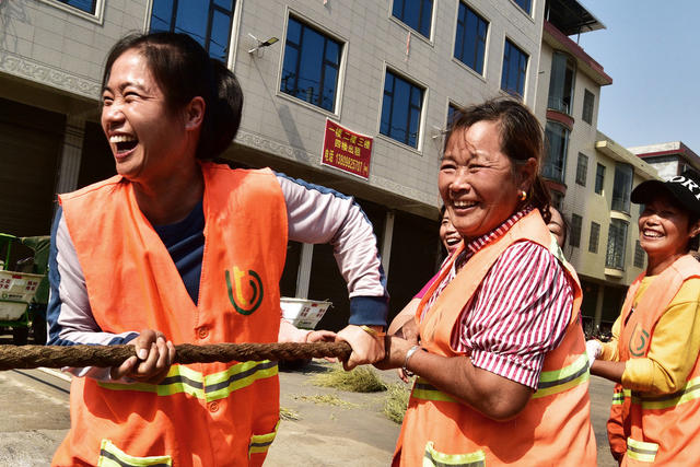 嘉禾：趣味比赛  迎环卫工人节