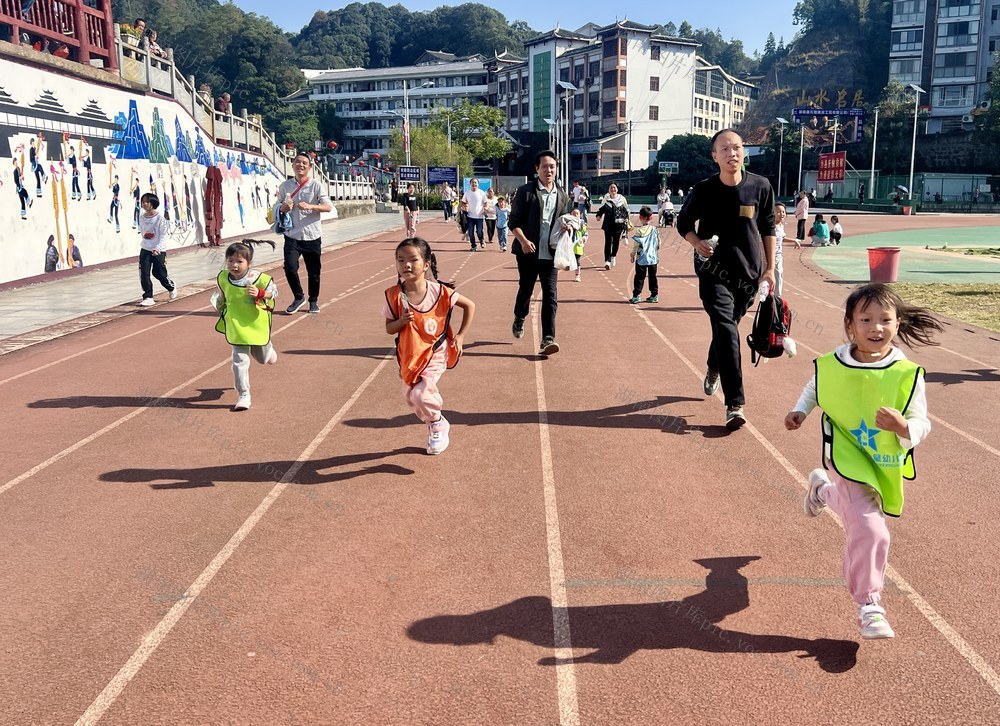 亲子共享欢乐时光
