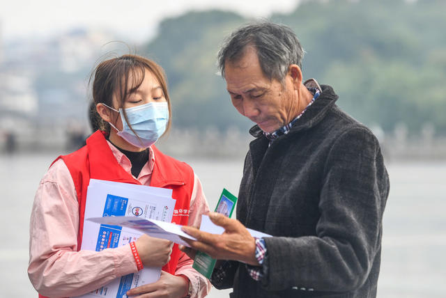 世界卒中日  健康义诊忙
道县