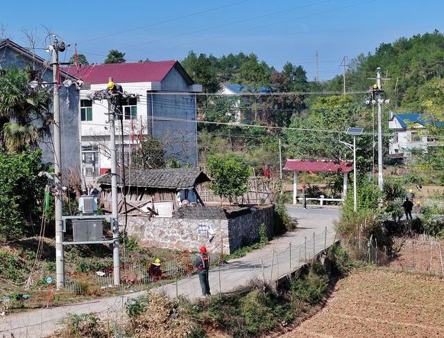 线路改造 保障供电 迎峰度冬