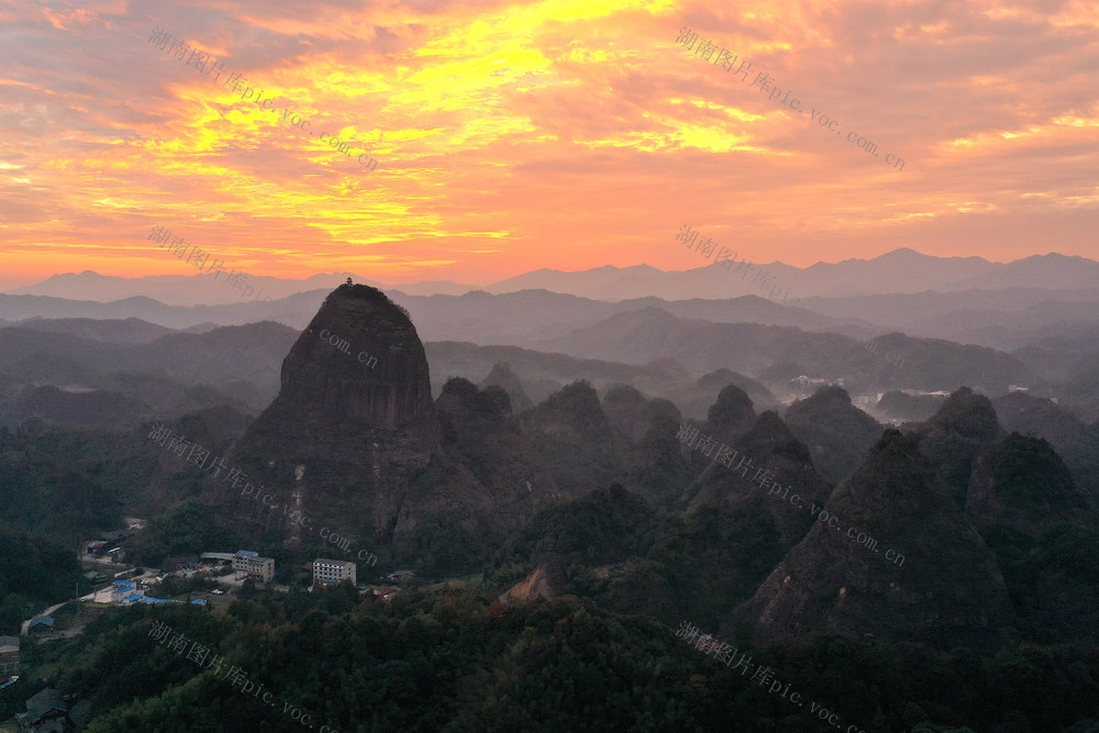初冬 落日晚霞 乡村建设 环境整治 生态宜居美不胜收
