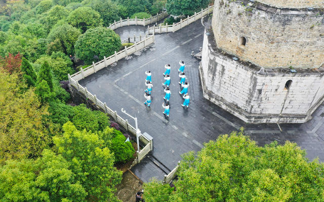 公园  健身  太极拳  秋景 