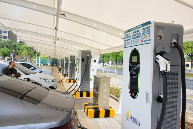 新能源  电动汽车  充电设施  县城  城市建设  充电站场
