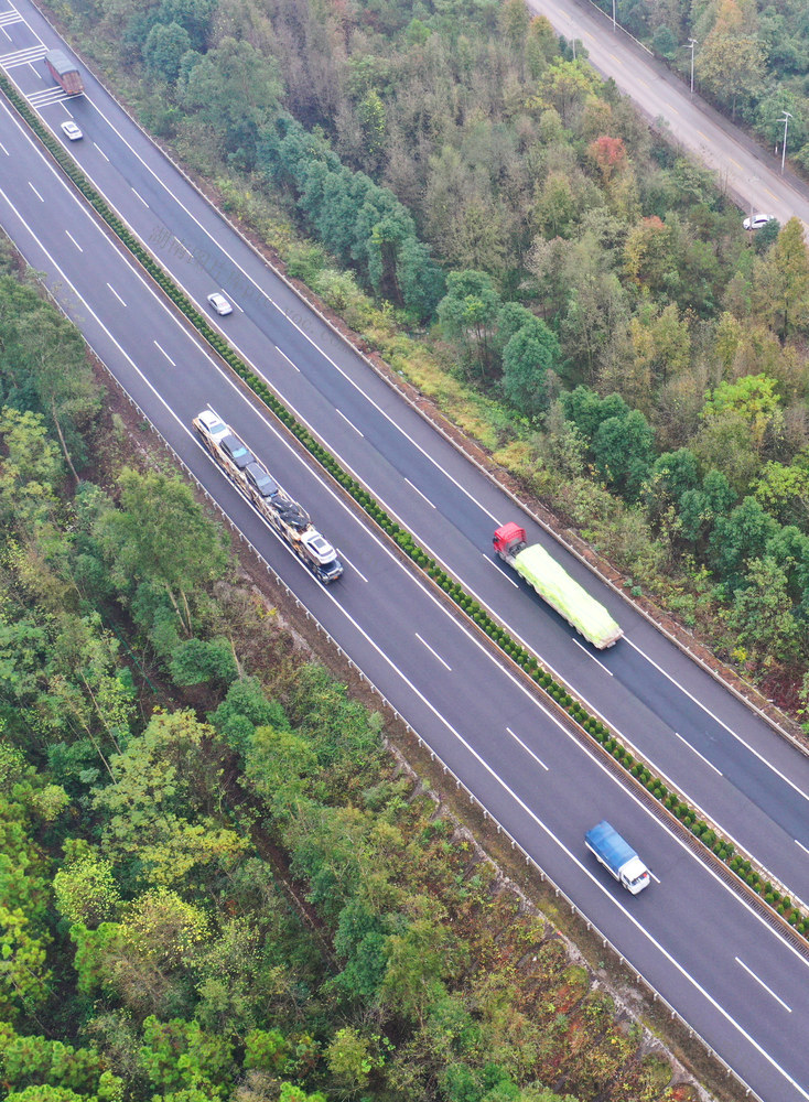 嘉禾： 路景相融