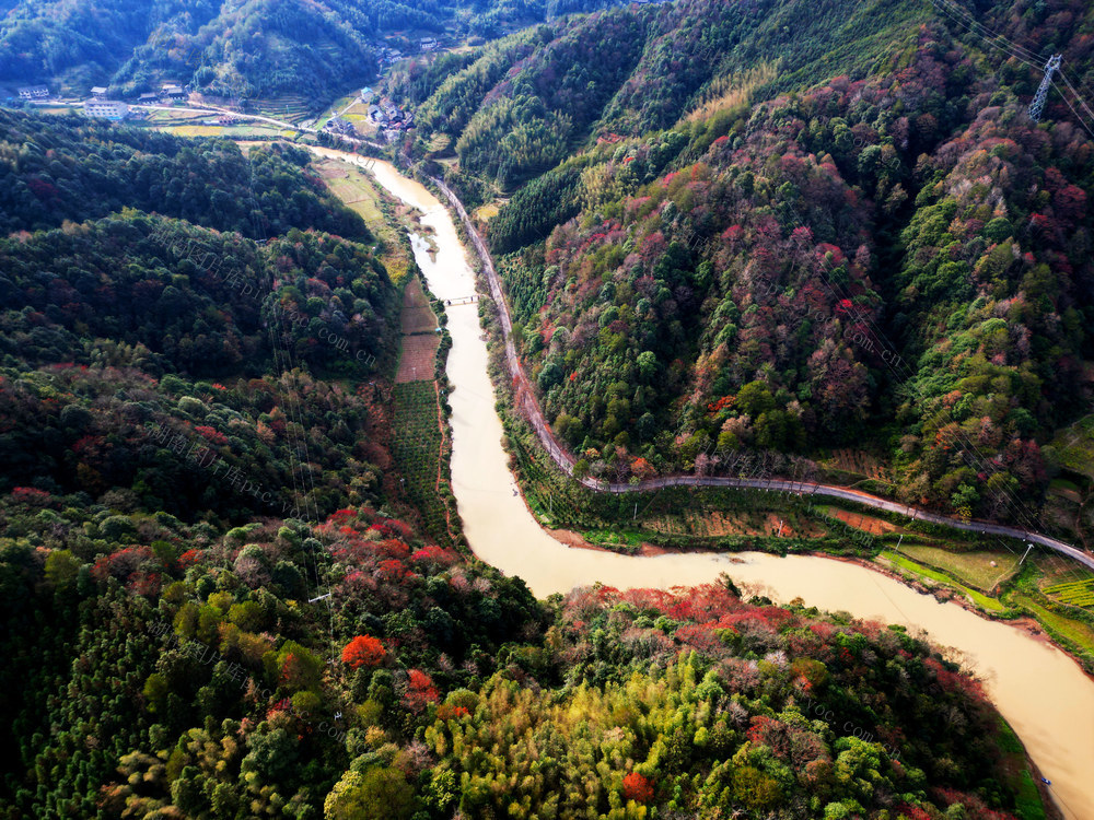 山乡 层林 尽染 冬日 美景