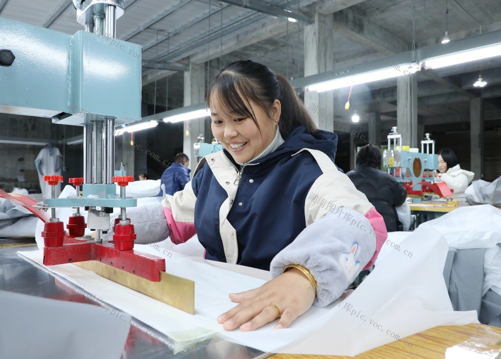 “妈妈岗“助力育儿妇女家门口就业