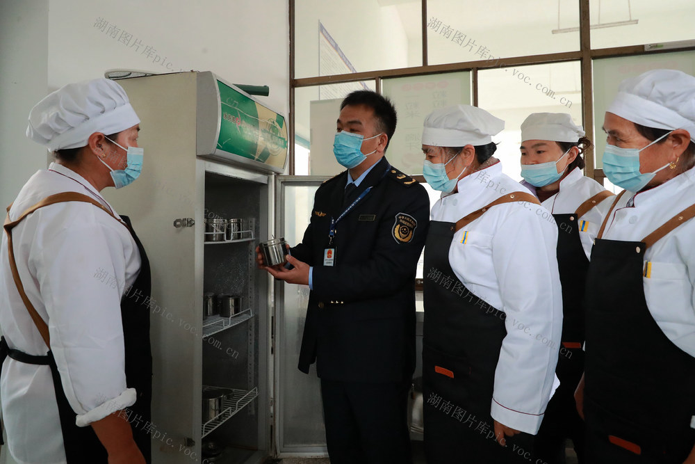 农村学校 营养餐 留样 监管 筑牢 学生健康 食品安全 “防火墙”