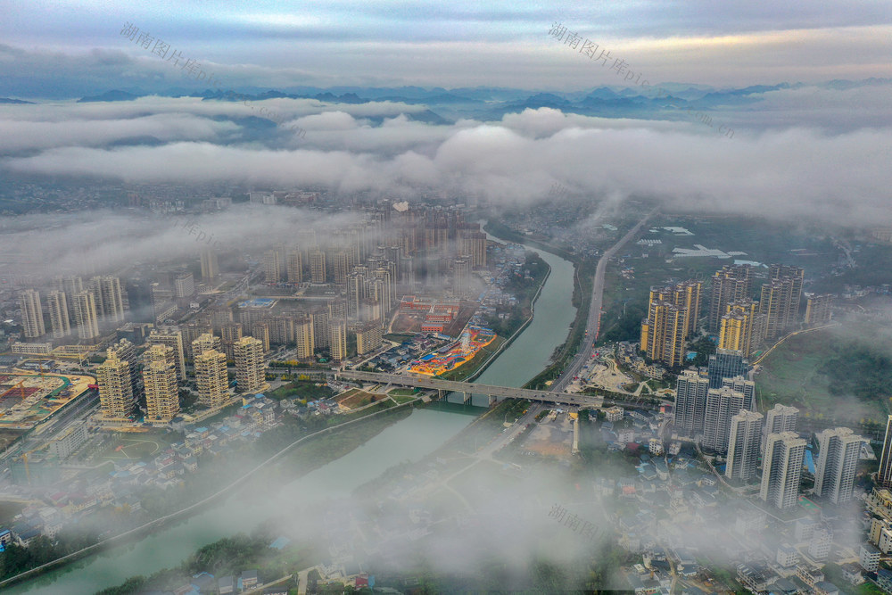 酉水河，湖南，龙山，湖北，来风，县城，一河，两城，云雾，风光