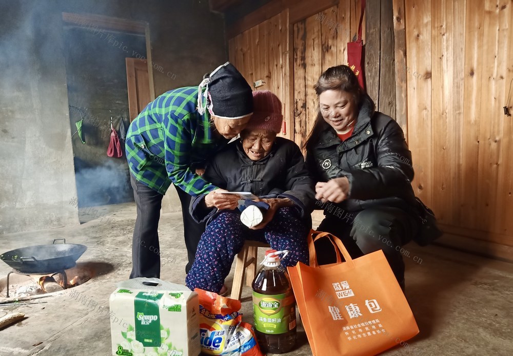 暖冬关爱 志愿同行
