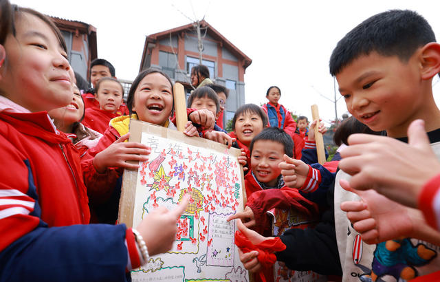 学校 学生 成长 快乐 少先队