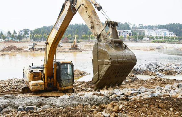   冬修水利正当时