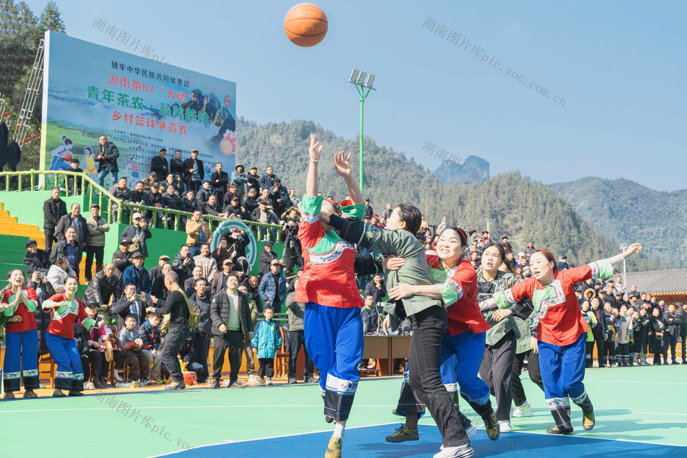 保靖夯吉村   姑妈篮球友谊赛  贵州首创湘西首场