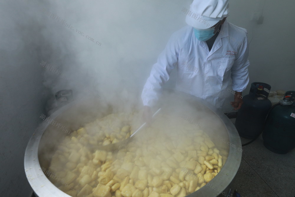 帮扶车间  就业帮扶  豆腐加工