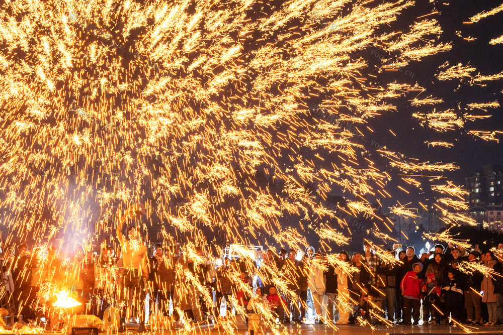 非遗  打铁花 夜经济