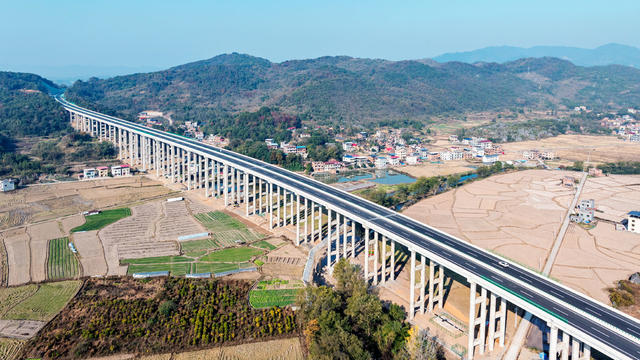 永新高速  建成通车