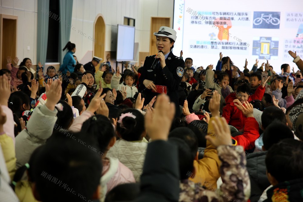 交警 学校 校园 交通安全 学生 