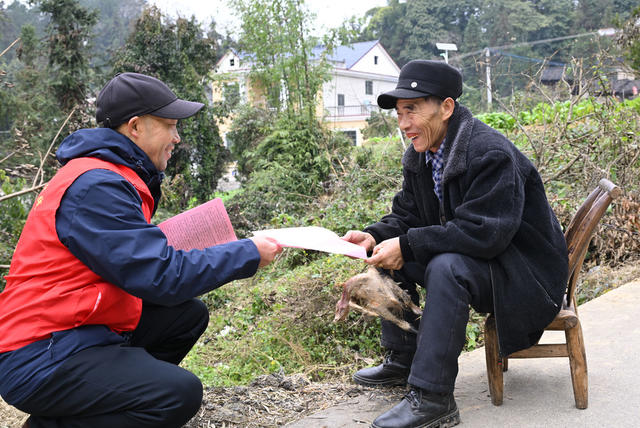 乡村振兴　医保　养老　敲门行动　驻村工作